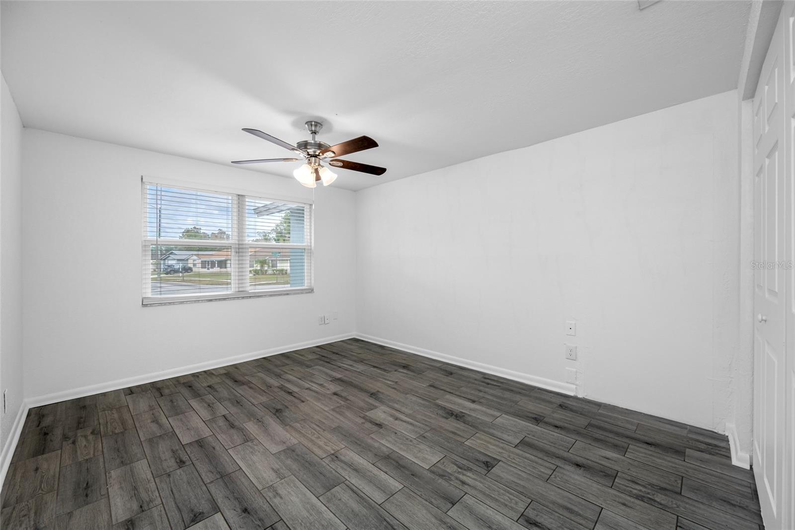 NORTH LAKES SEC B UNIT - Residential