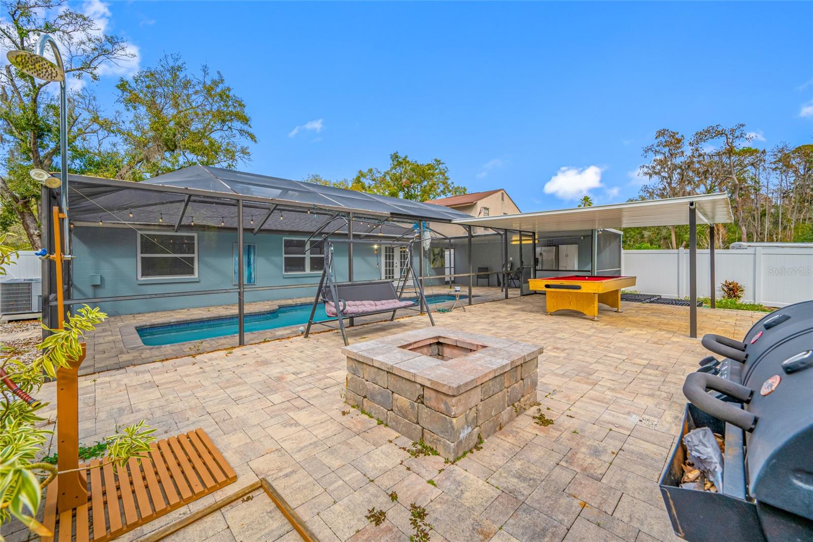 NORTH LAKES SEC B UNIT - Residential