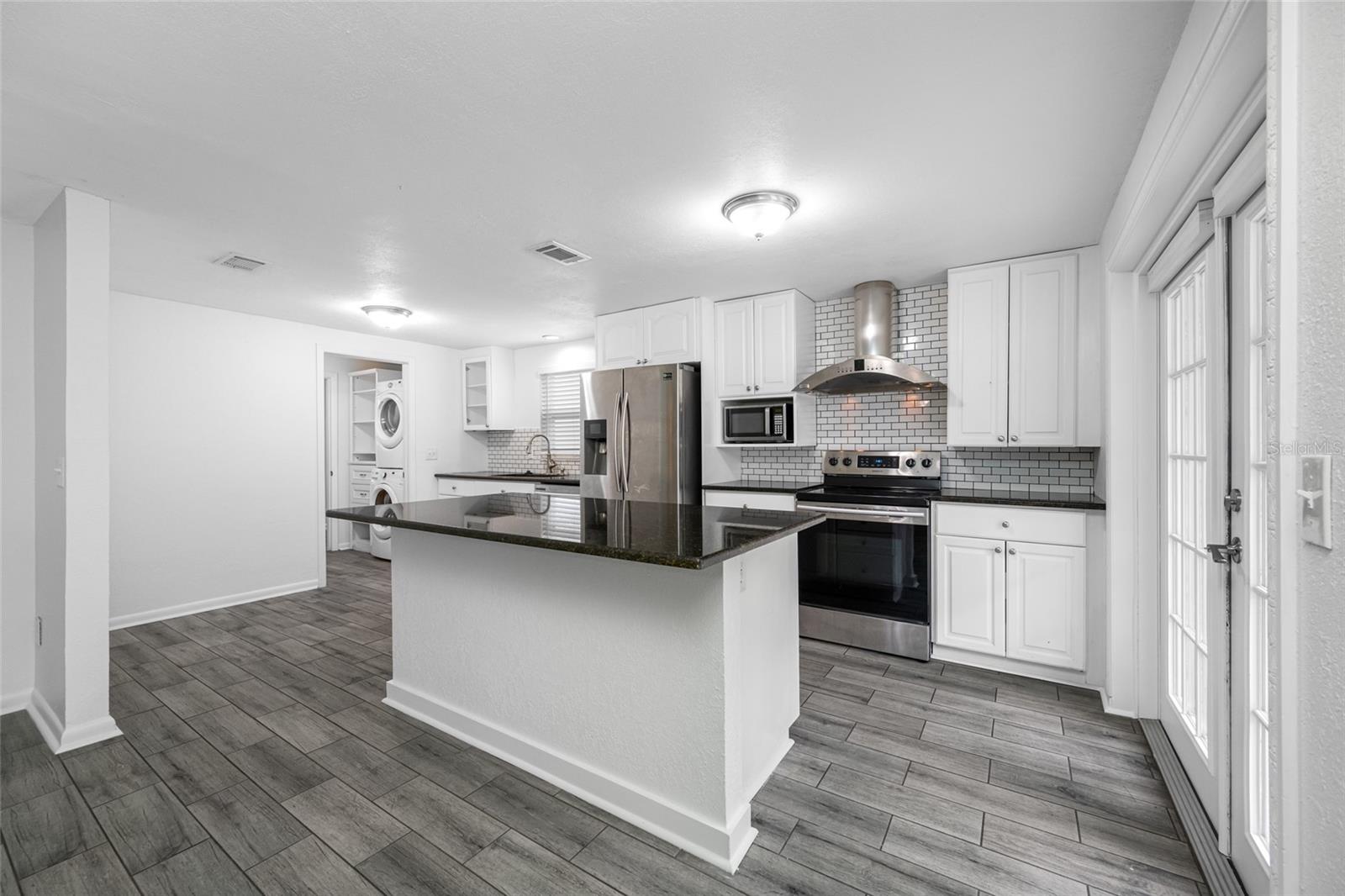 NORTH LAKES SEC B UNIT - Residential