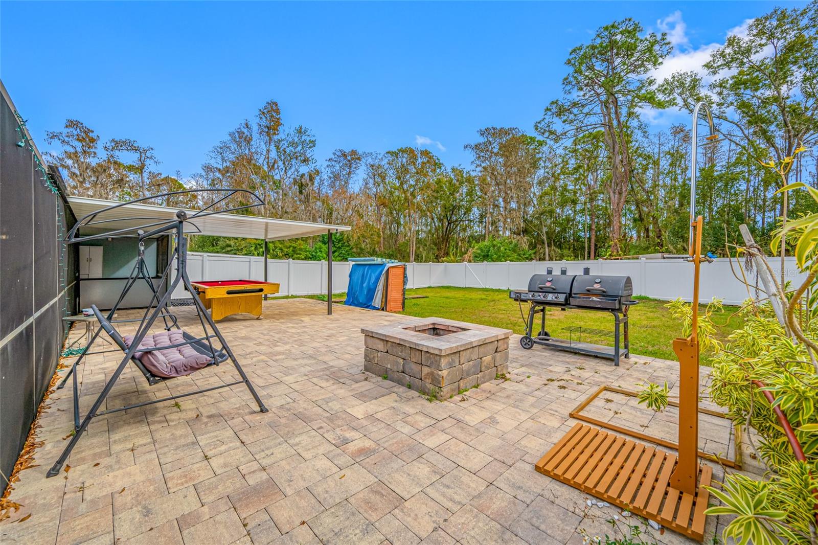 NORTH LAKES SEC B UNIT - Residential