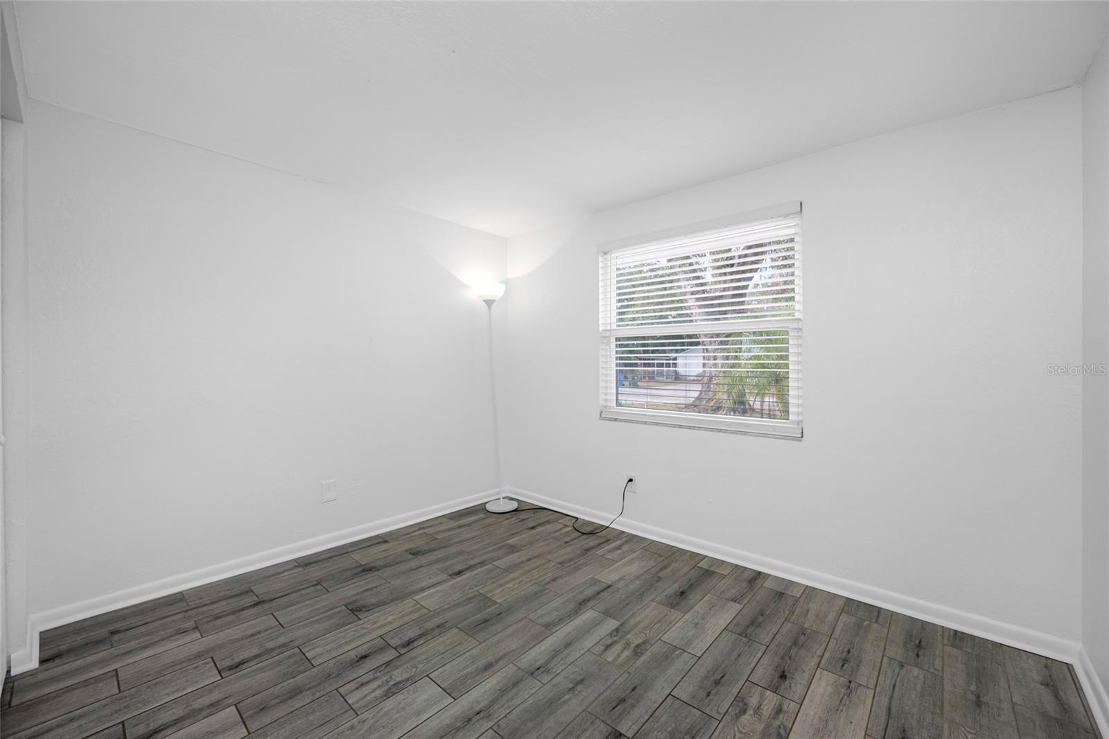 NORTH LAKES SEC B UNIT - Residential