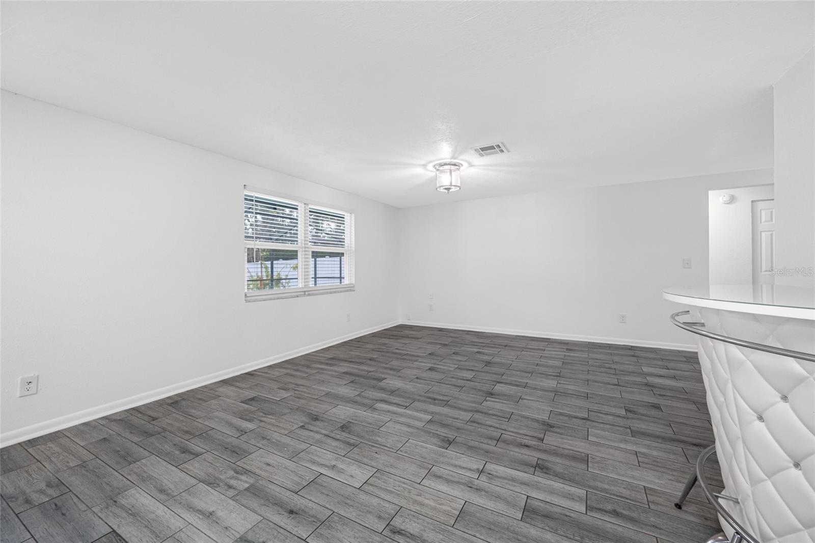 NORTH LAKES SEC B UNIT - Residential