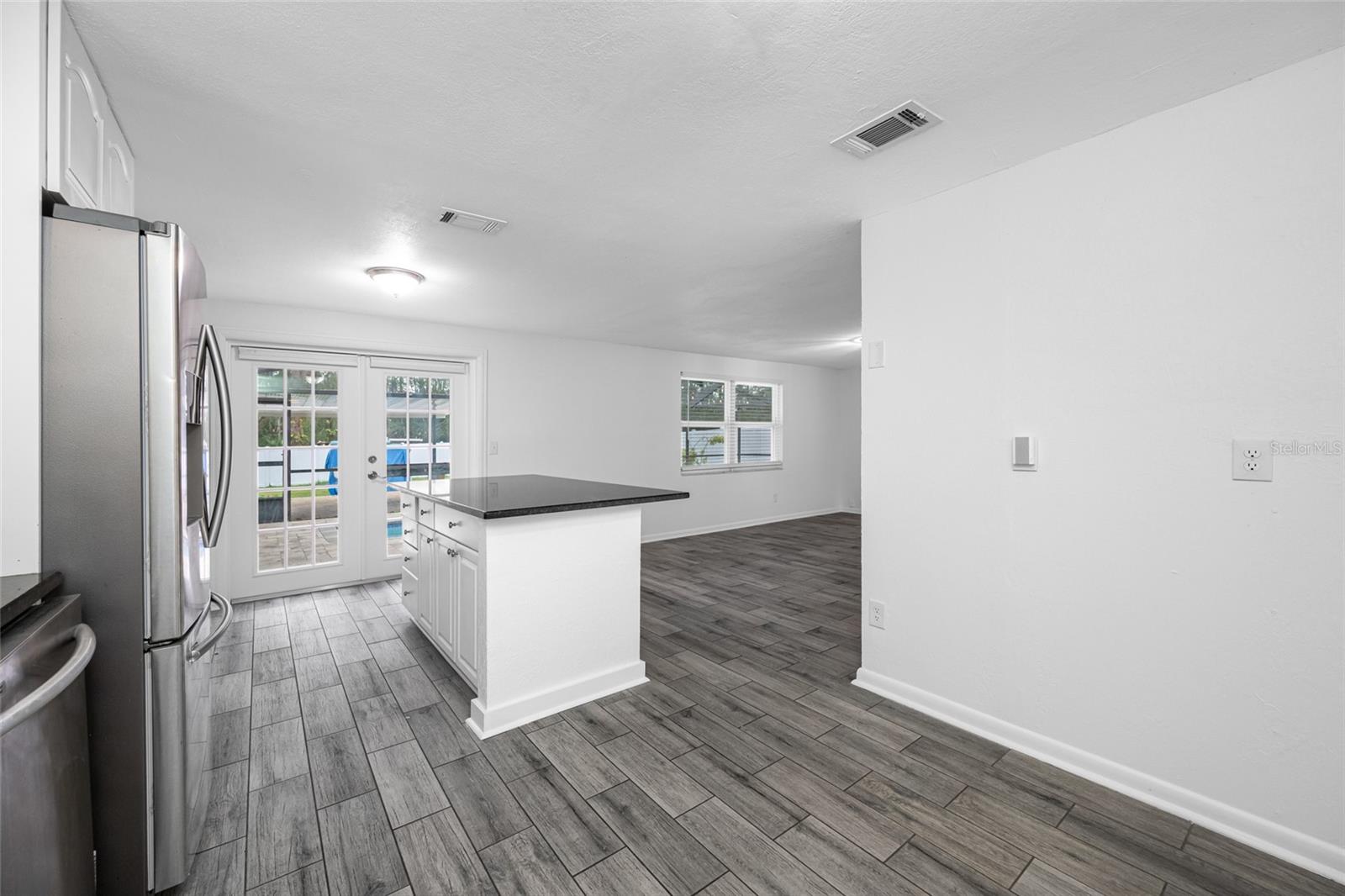 NORTH LAKES SEC B UNIT - Residential