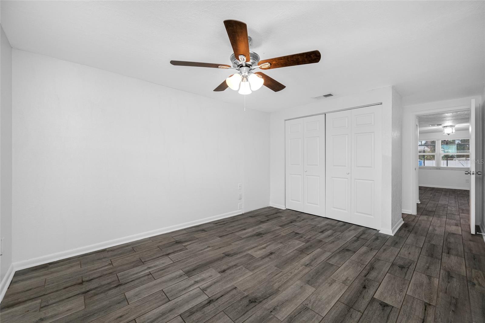 NORTH LAKES SEC B UNIT - Residential