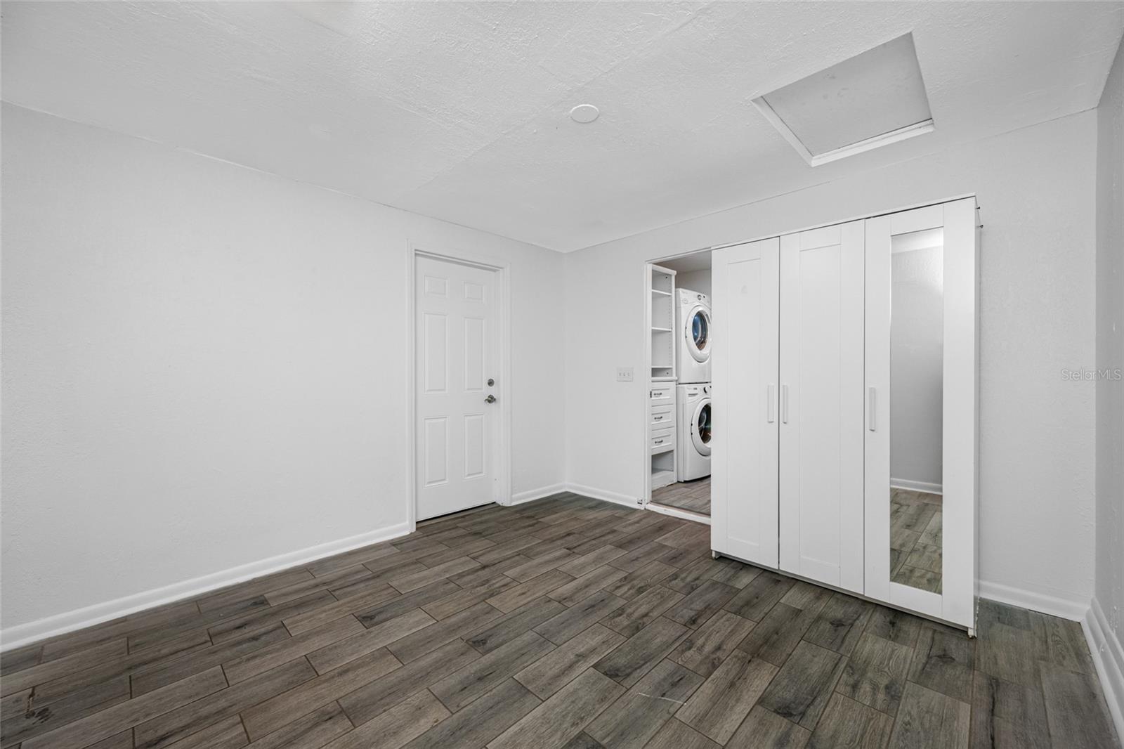 NORTH LAKES SEC B UNIT - Residential