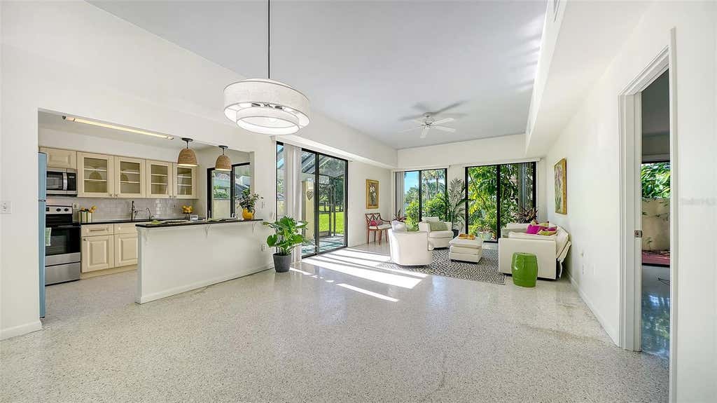 Photo of 2761 Horseshoe Court #Q4, Sarasota, FL 34235 (MLS # A4702031)