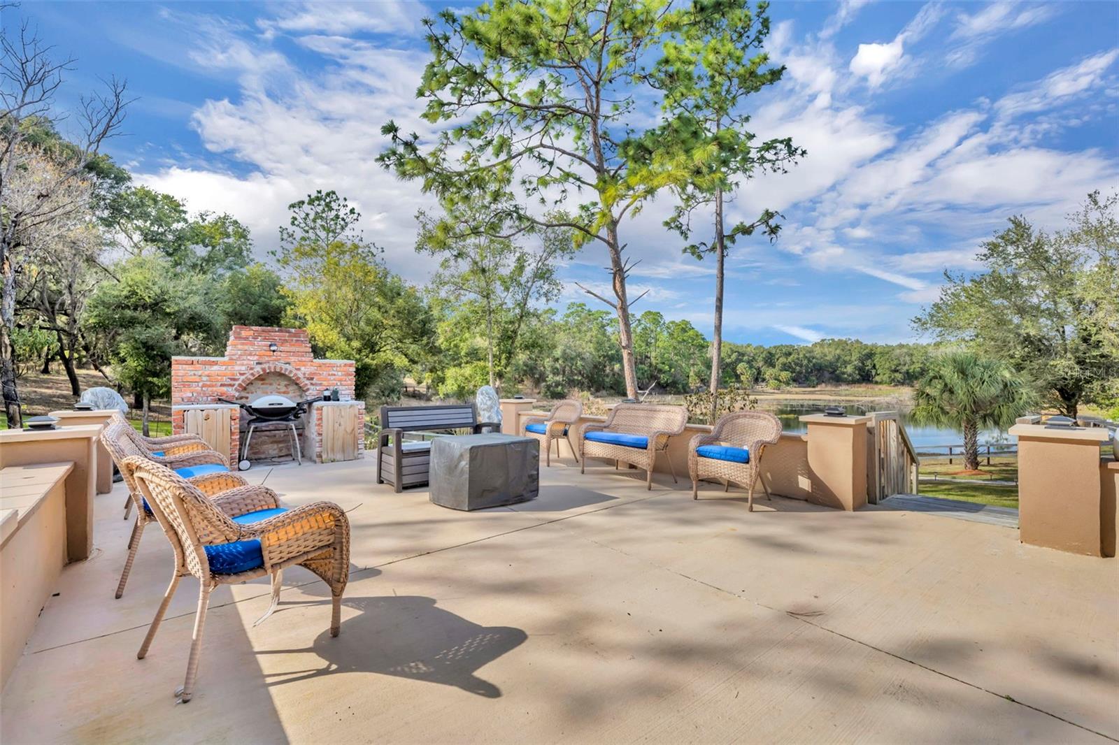 24751 SE HIGHWAY 450