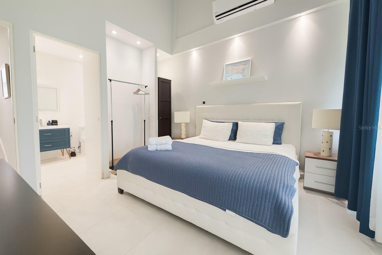 BEACH VILLAGE, PALMAS DEL MAR - Residential