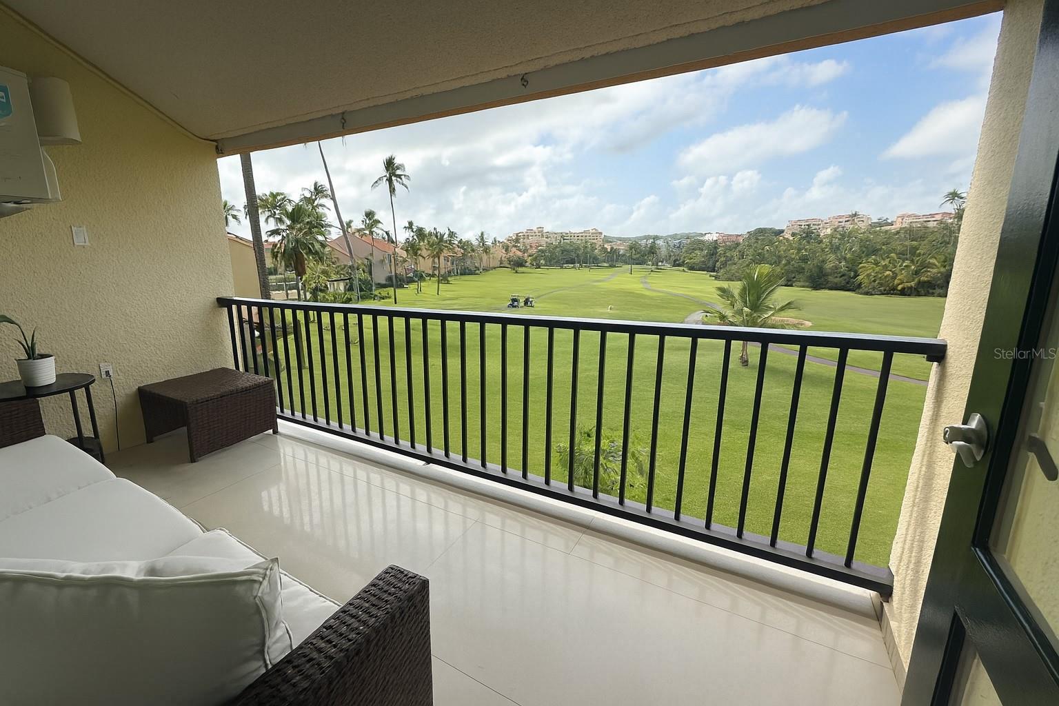 BEACH VILLAGE, PALMAS DEL MAR - Residential