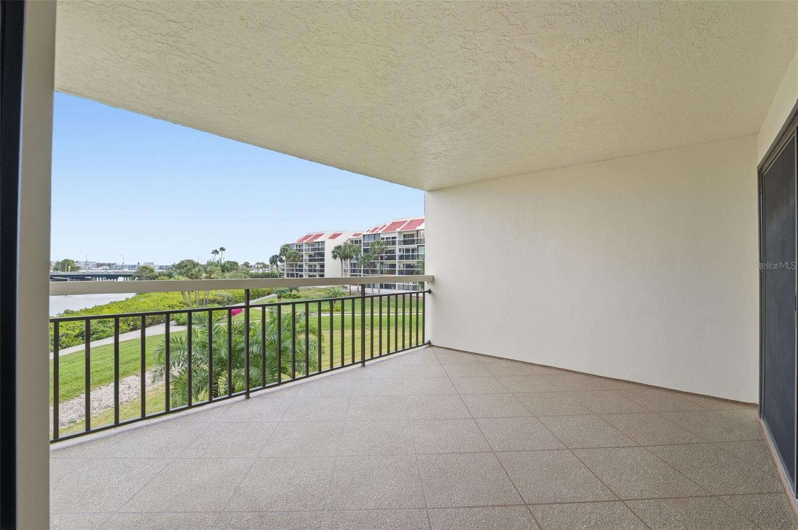 HARBOURSIDE CONDO - Residential