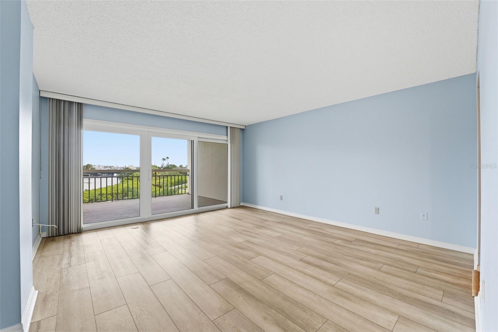 HARBOURSIDE CONDO - Residential