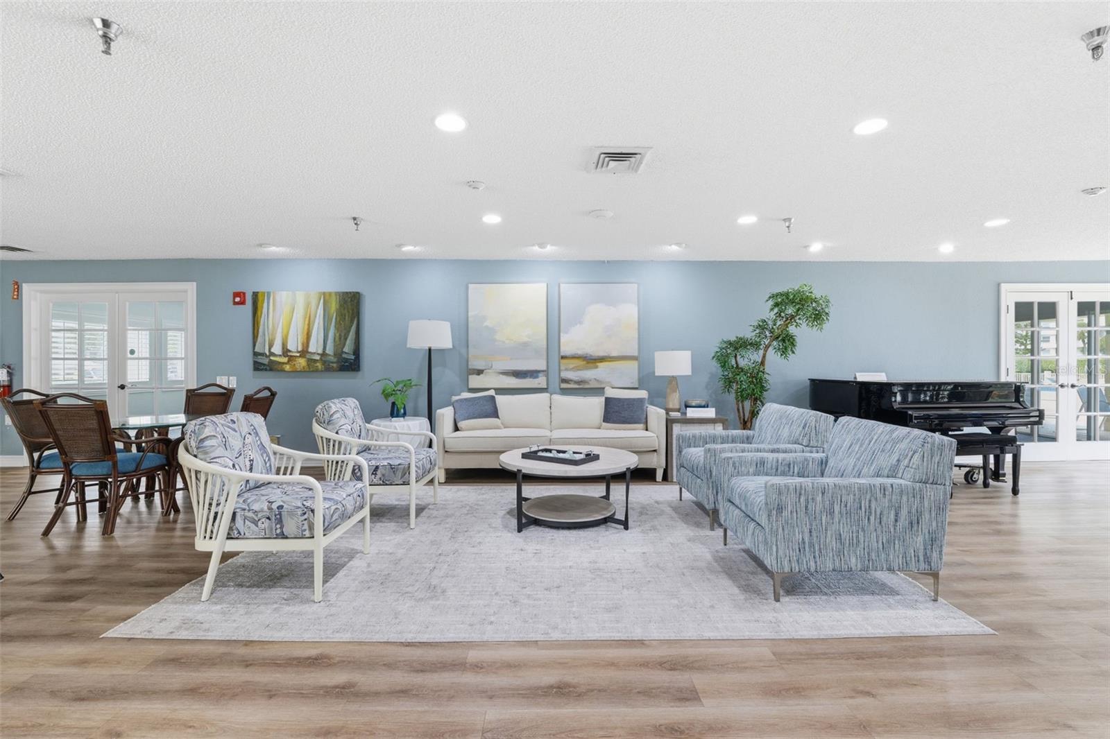 HARBOURSIDE CONDO - Residential