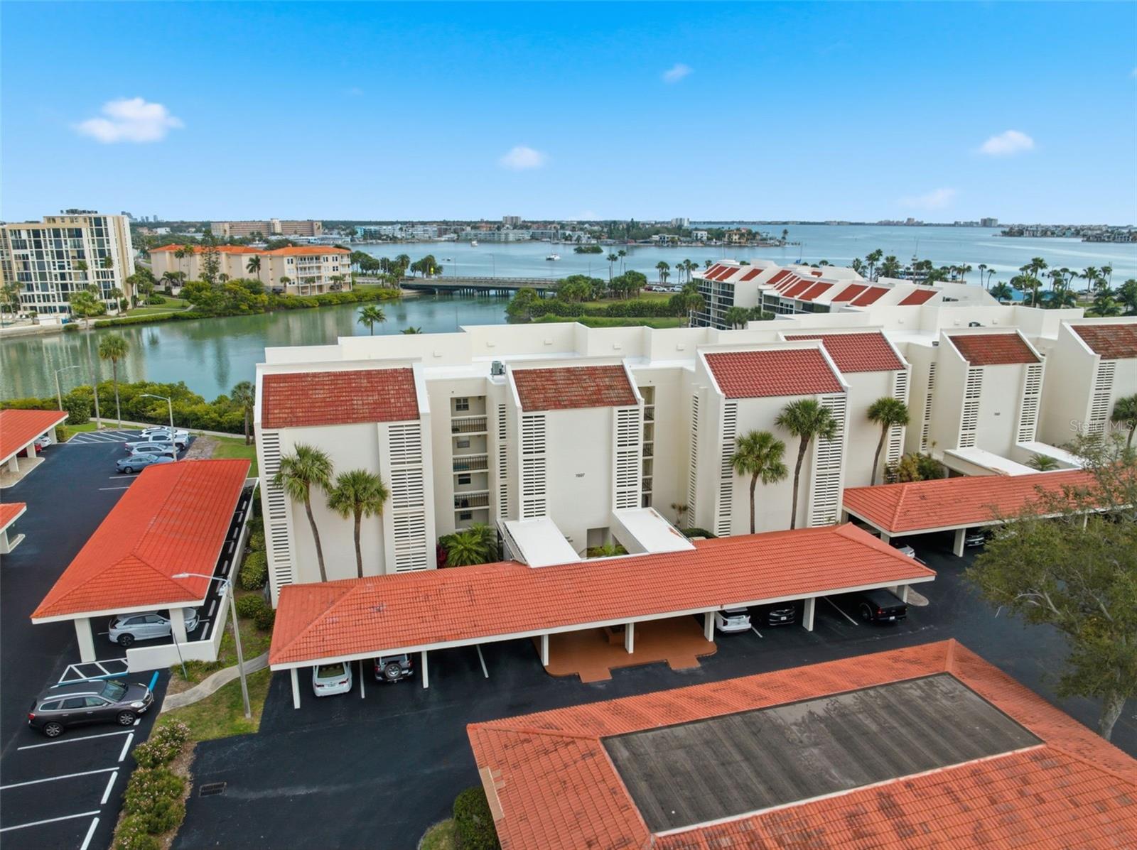 HARBOURSIDE CONDO - Residential