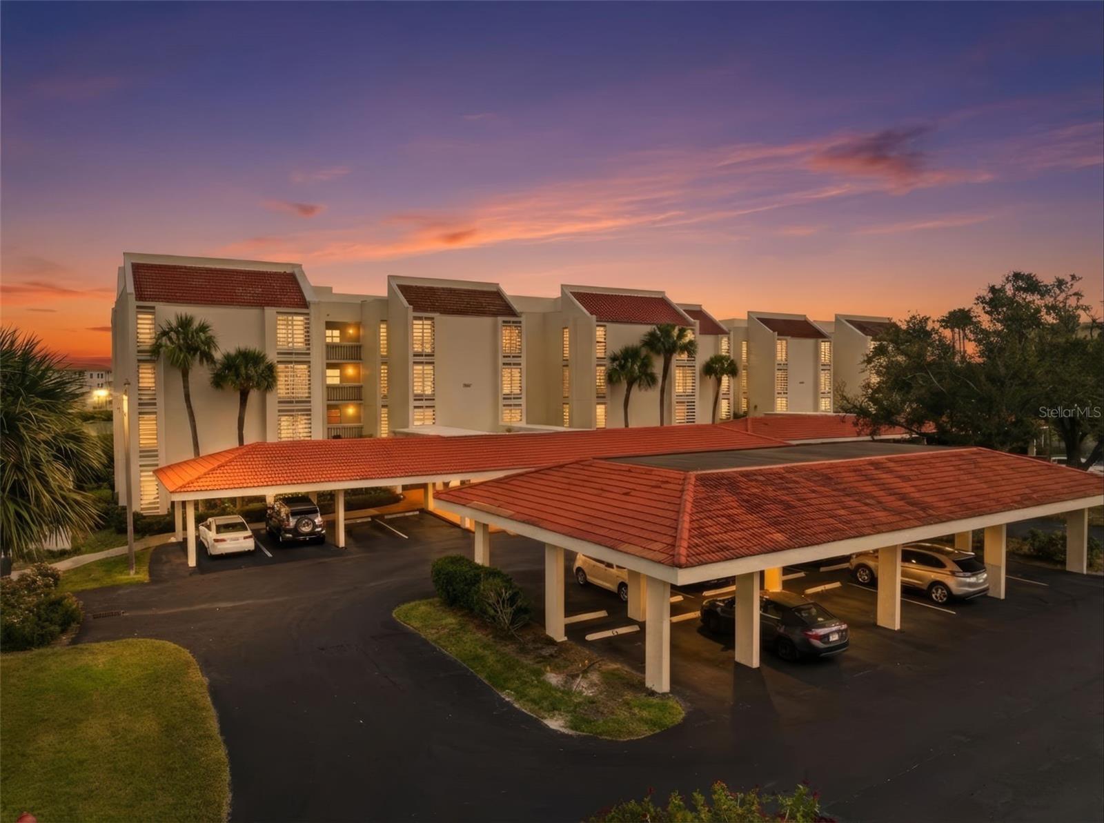 HARBOURSIDE CONDO - Residential