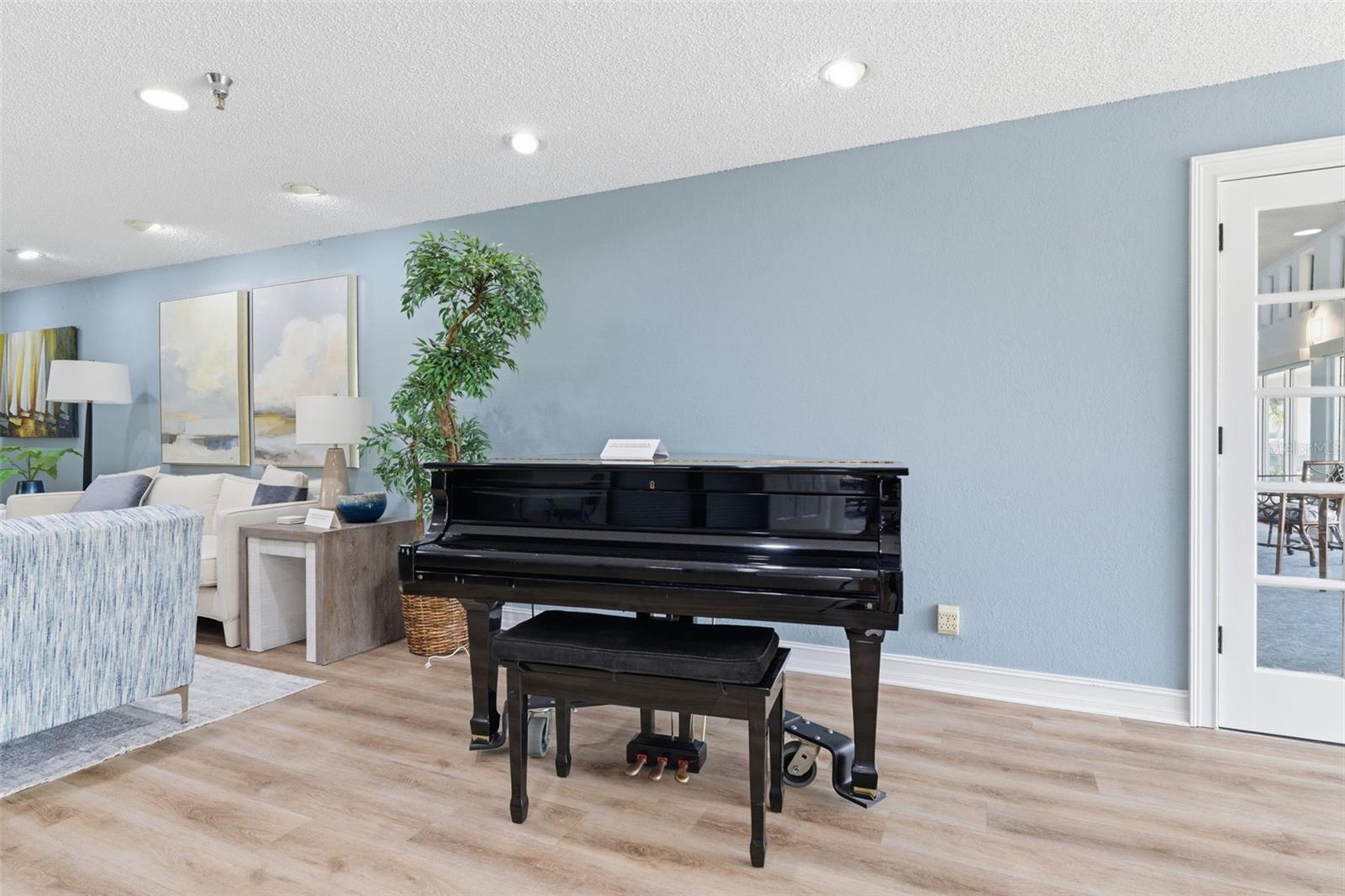 HARBOURSIDE CONDO - Residential