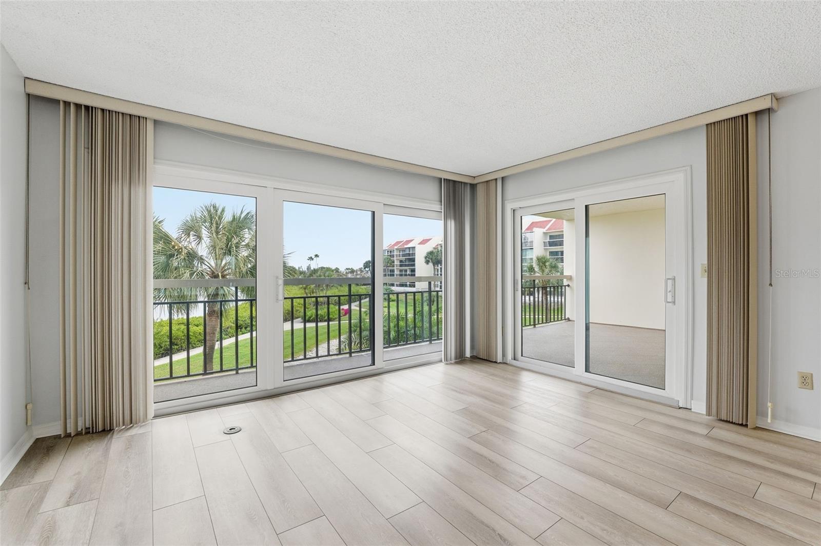 HARBOURSIDE CONDO - Residential