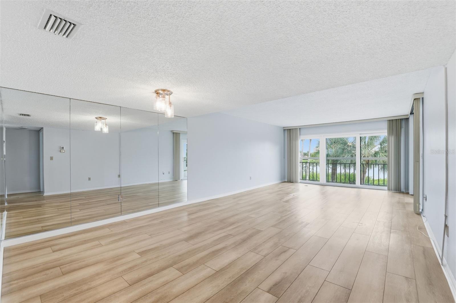 HARBOURSIDE CONDO - Residential