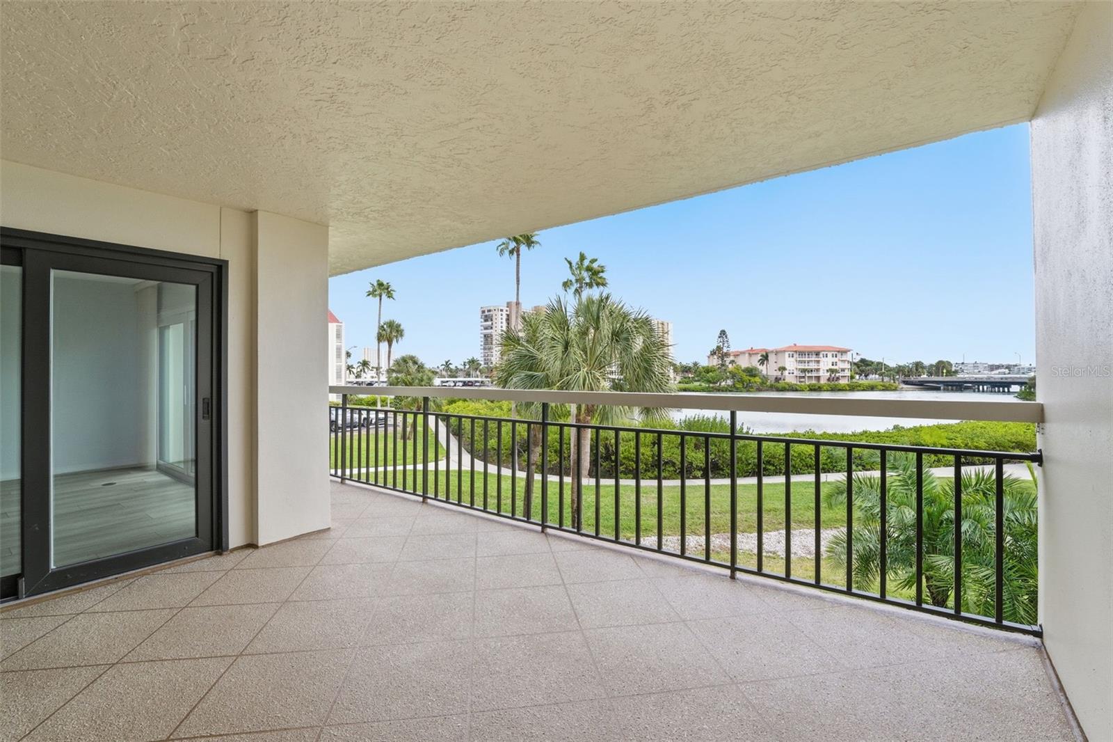 HARBOURSIDE CONDO - Residential