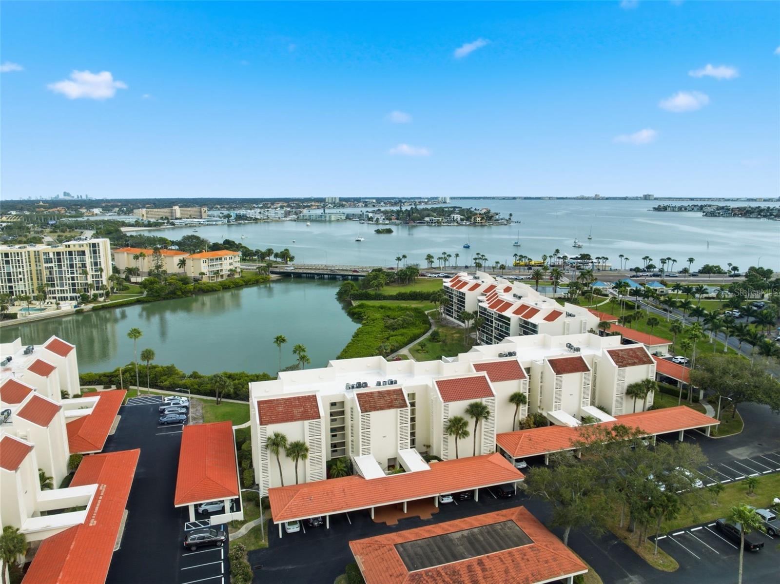 HARBOURSIDE CONDO - Residential