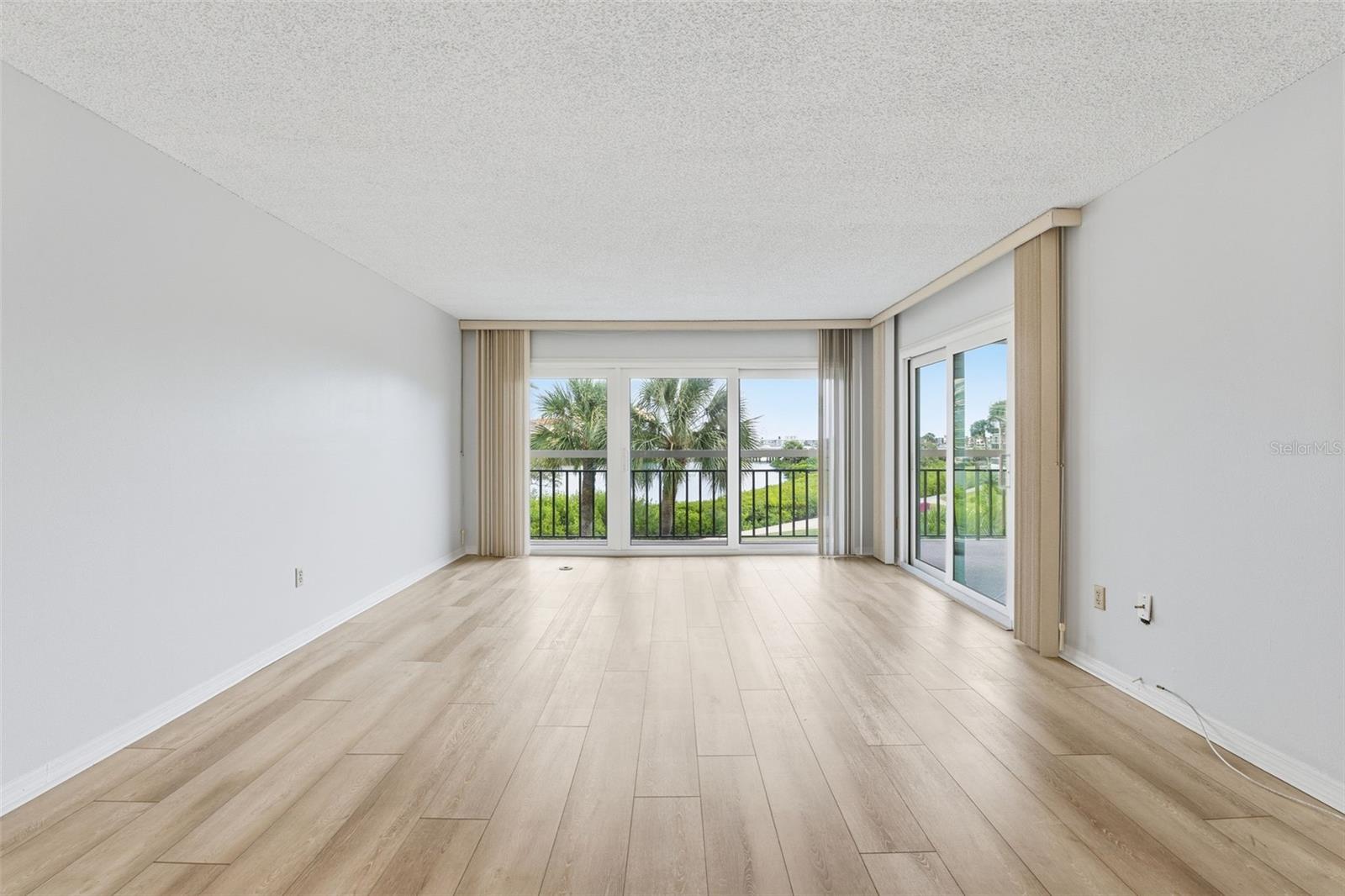 HARBOURSIDE CONDO - Residential