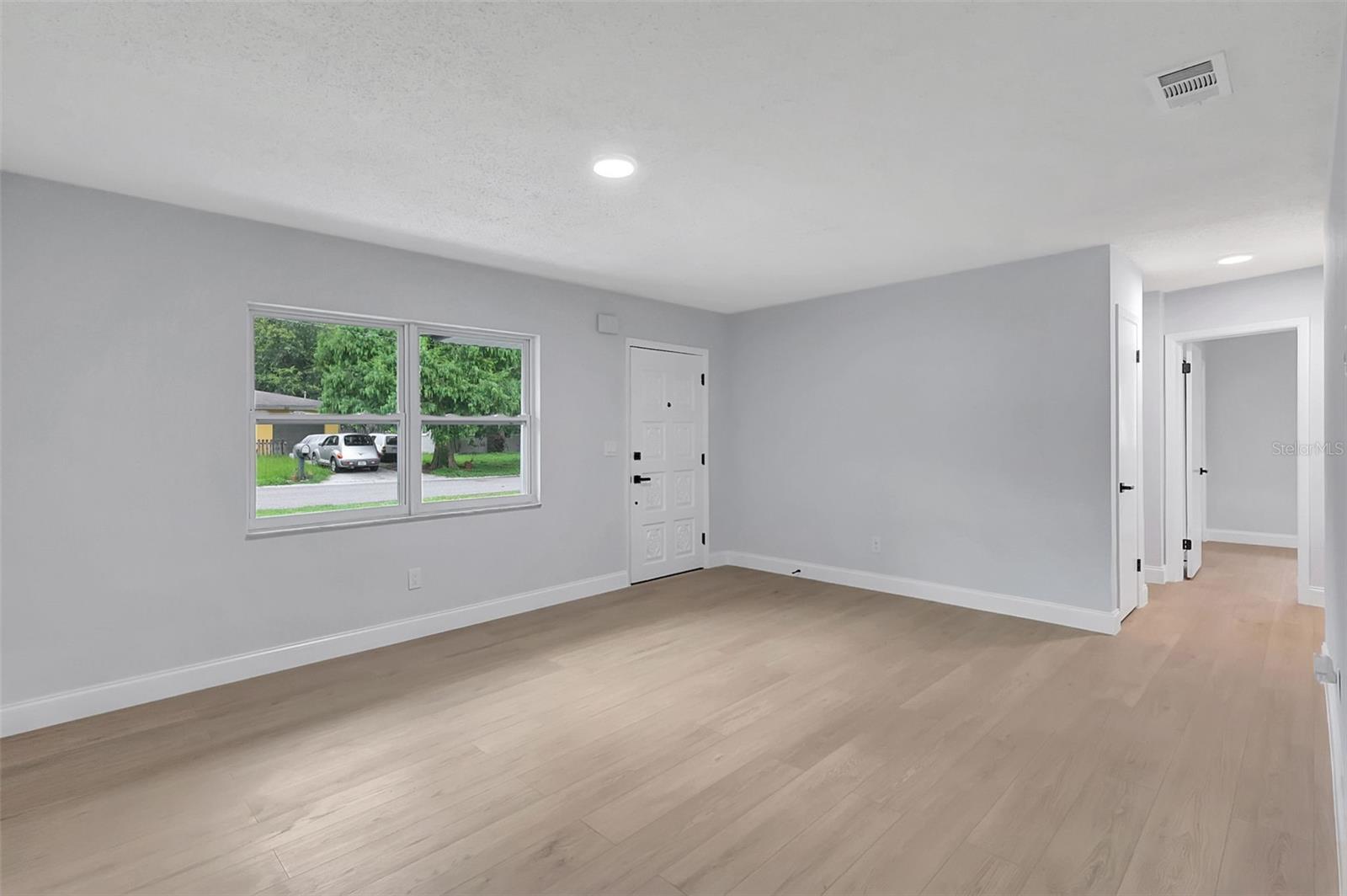 559 VINE AVENUE