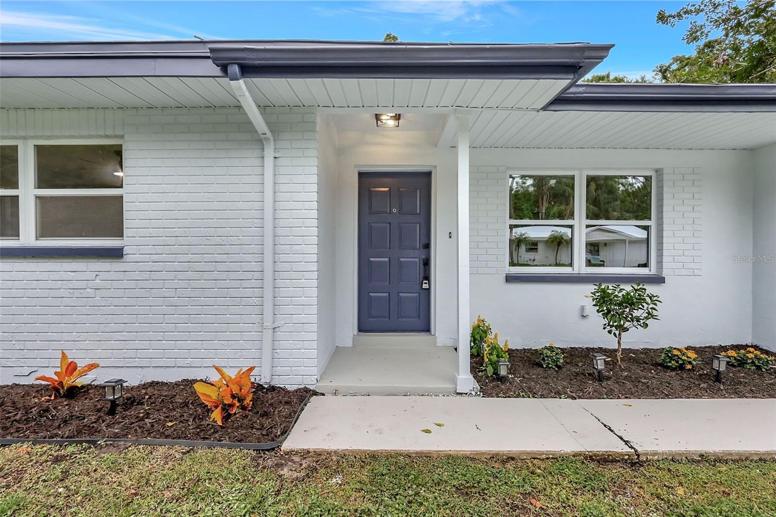 559 VINE AVENUE