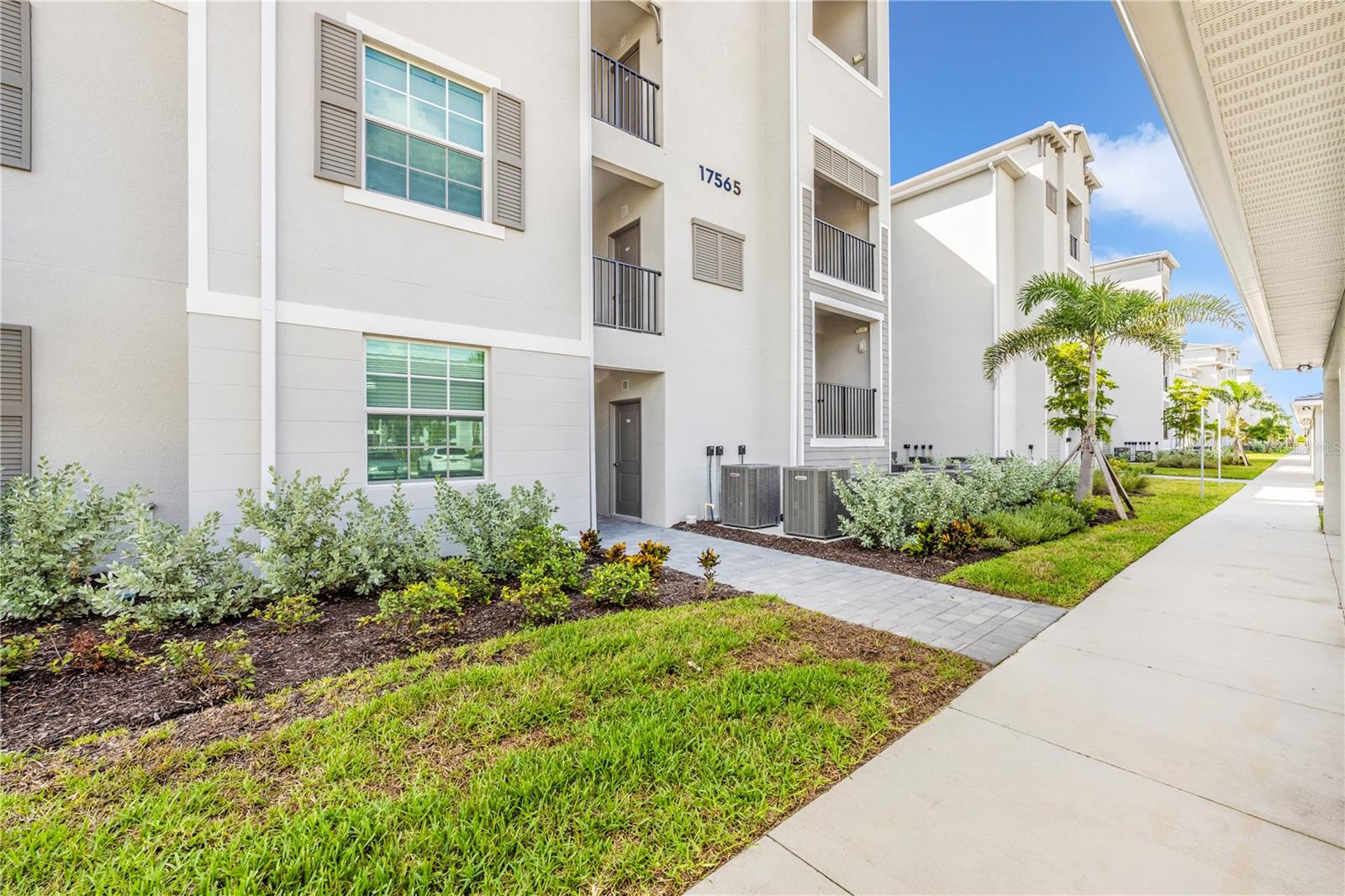 WELLEN PARK GOLF & COUNTRY CLUB - Residential Lease