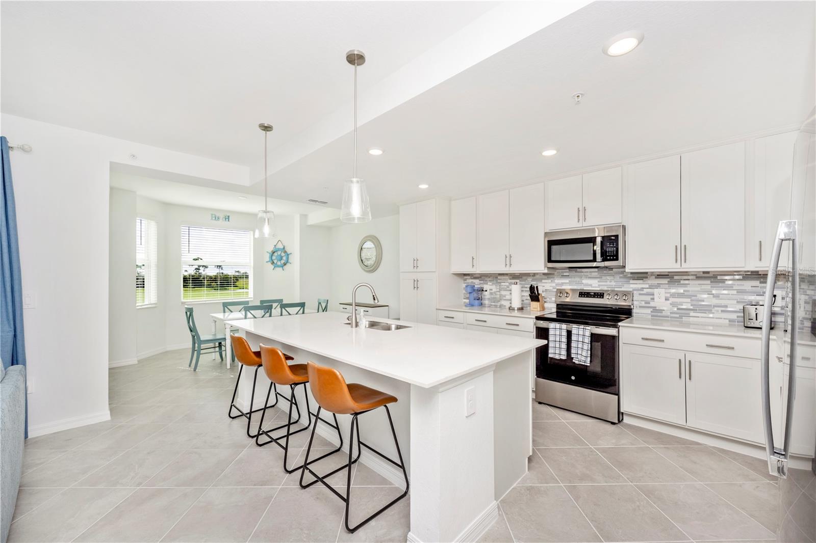 WELLEN PARK GOLF & COUNTRY CLUB - Residential Lease