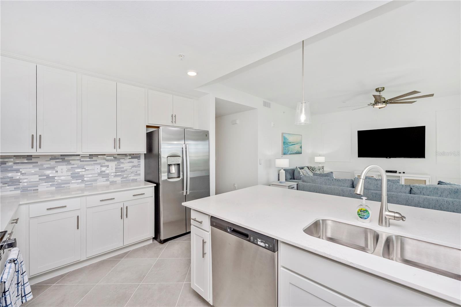 WELLEN PARK GOLF & COUNTRY CLUB - Residential Lease