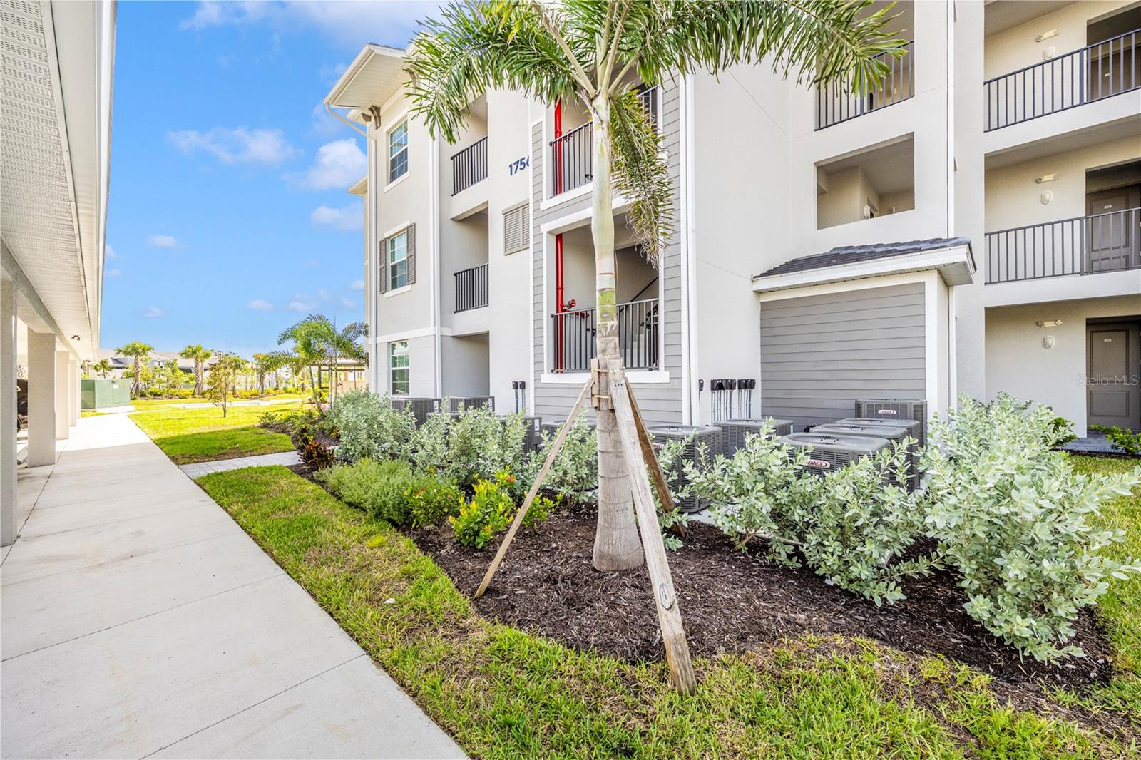 WELLEN PARK GOLF & COUNTRY CLUB - Residential Lease