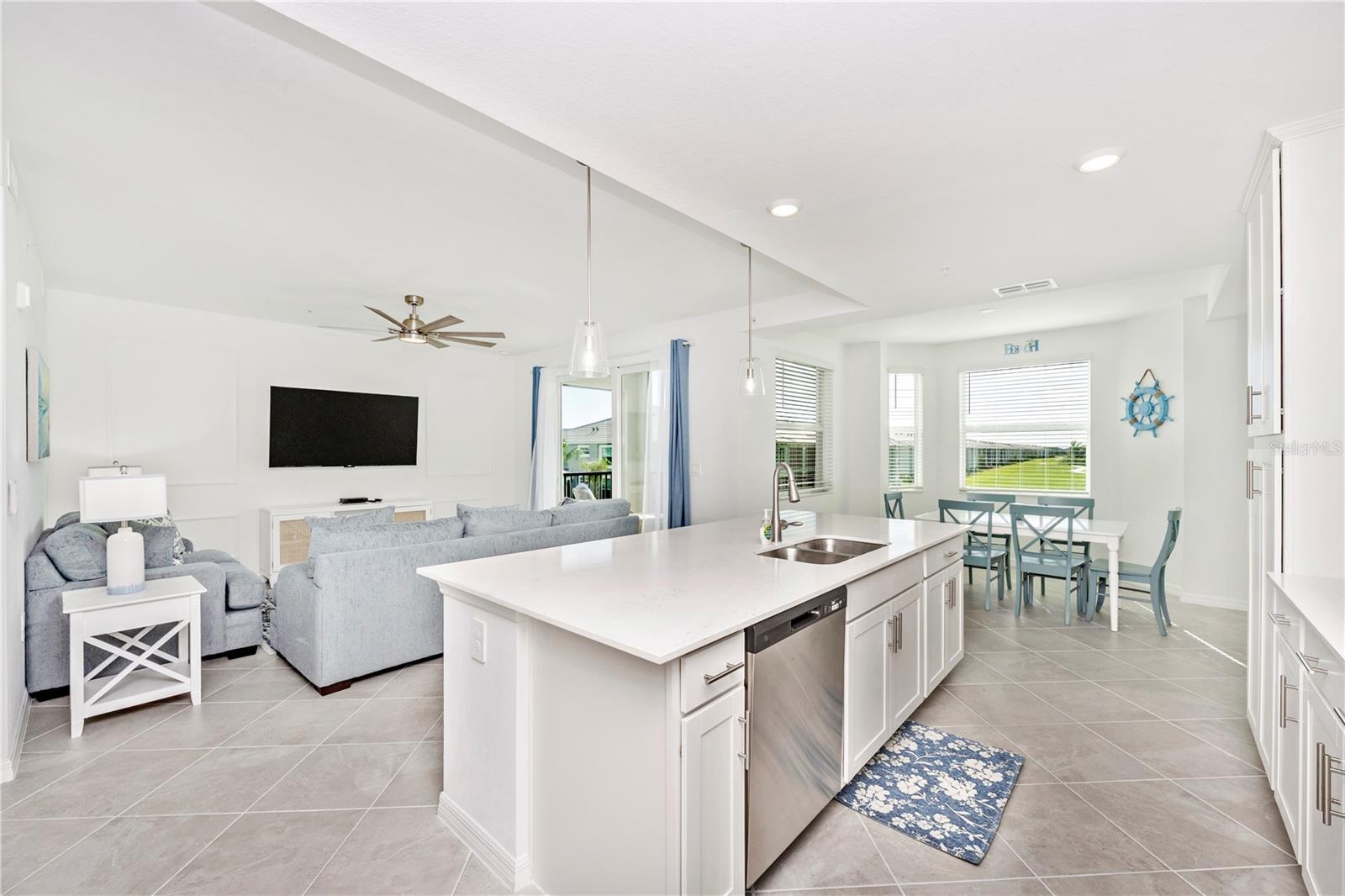 WELLEN PARK GOLF & COUNTRY CLUB - Residential Lease
