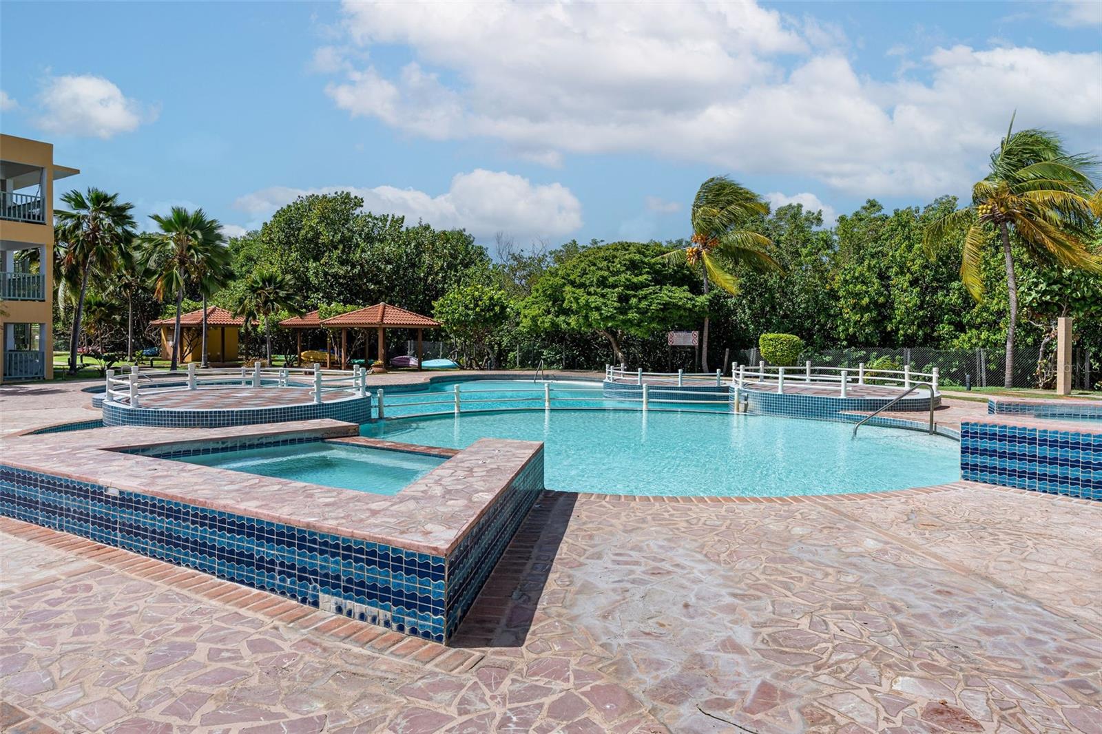 BARRIO BOQUERON - Residential