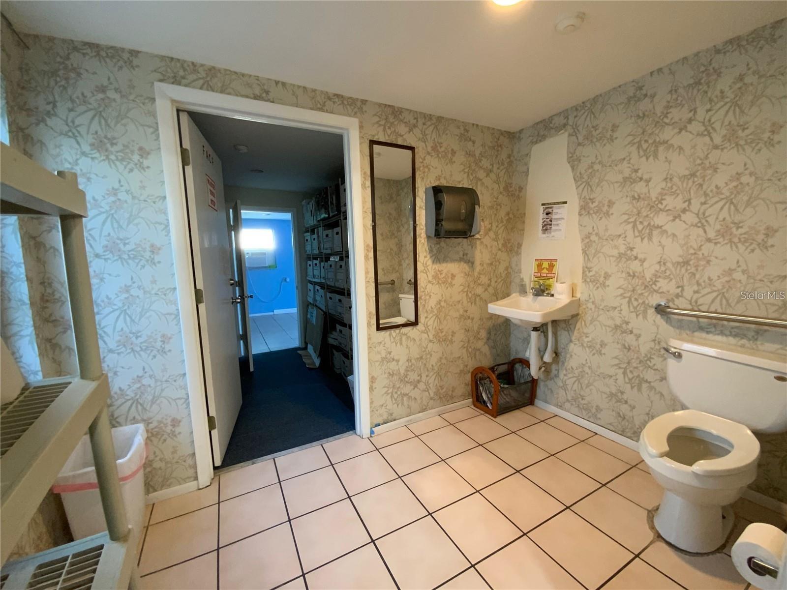 JACARANDA SQUARE - Commercial Sale