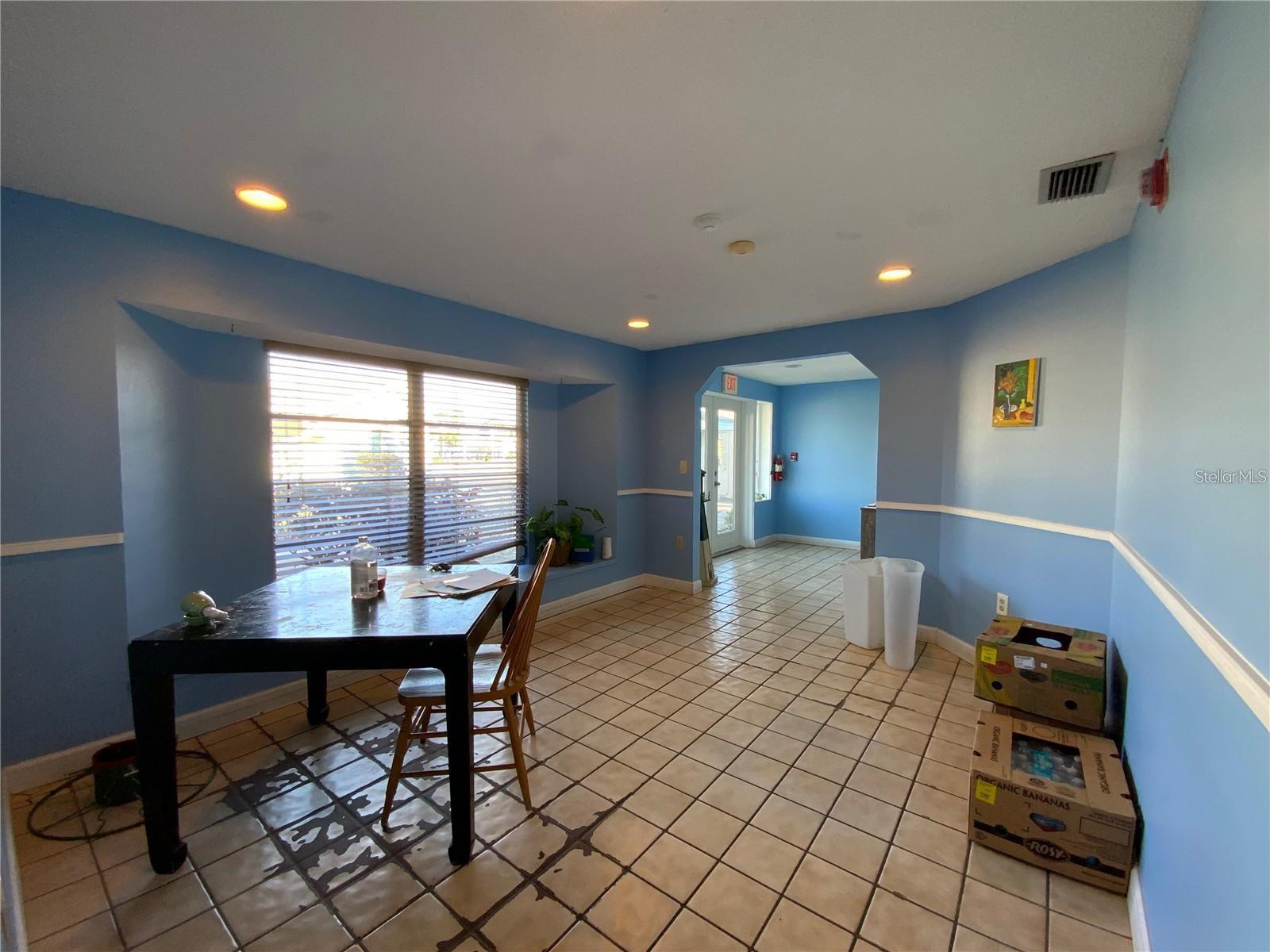 JACARANDA SQUARE - Commercial Sale