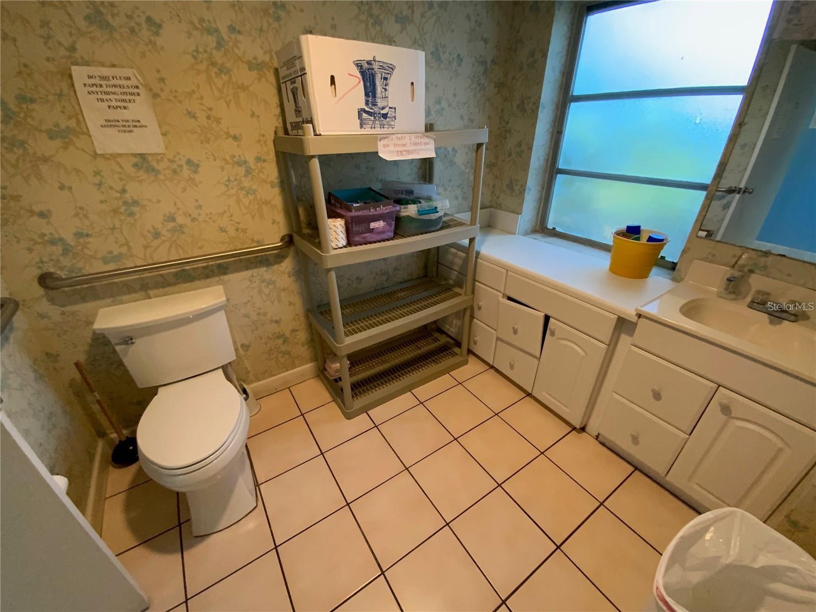 JACARANDA SQUARE - Commercial Sale