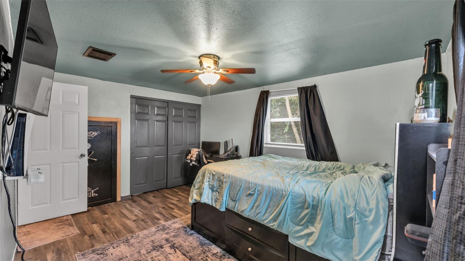 CRYSTAL HILLS - Residential