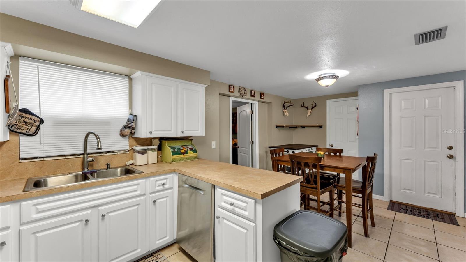 CRYSTAL HILLS - Residential