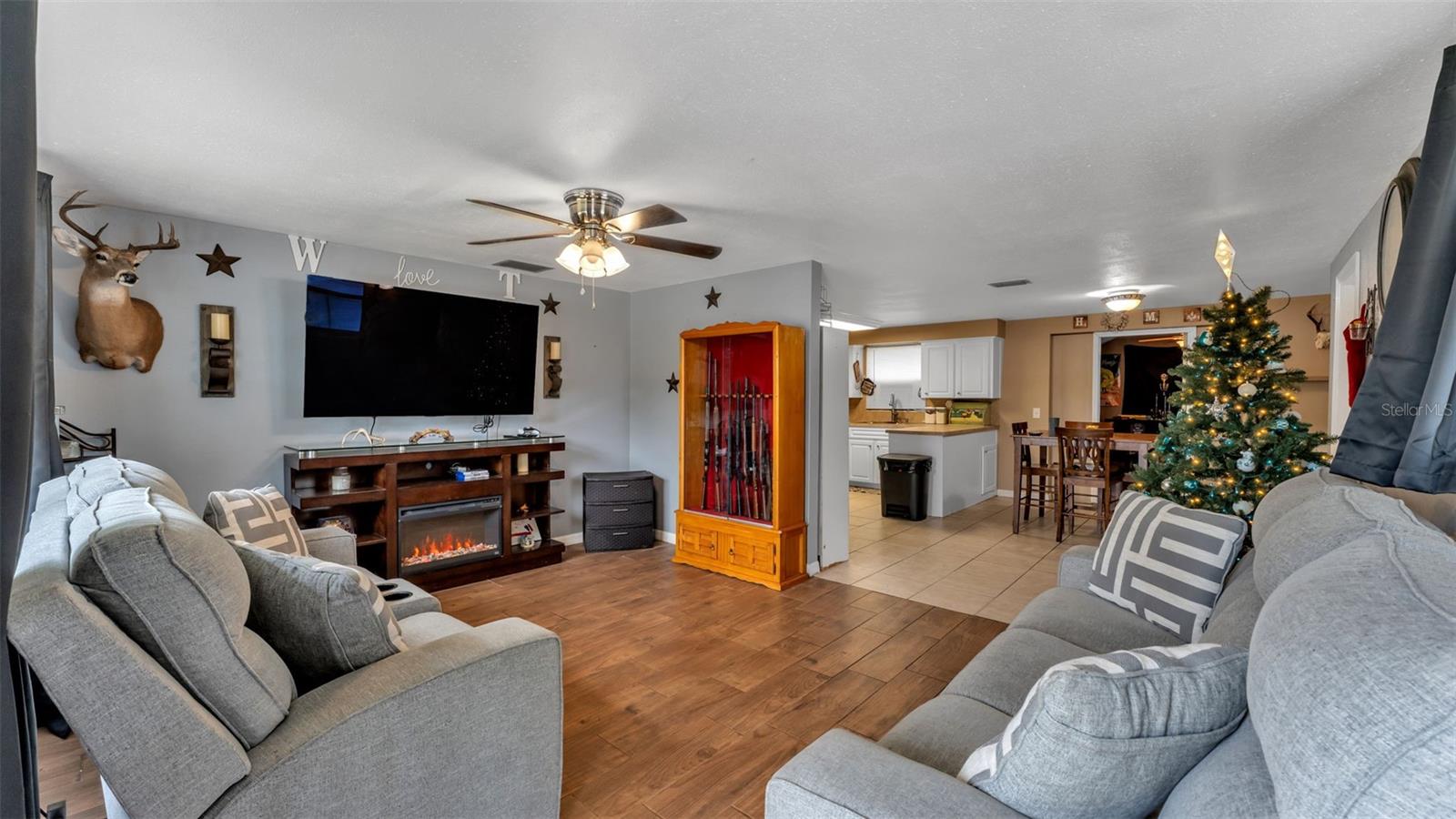 CRYSTAL HILLS - Residential