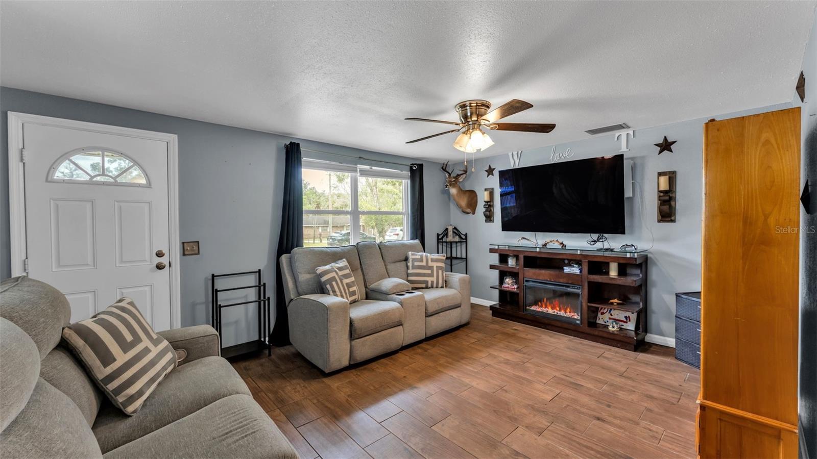 CRYSTAL HILLS - Residential