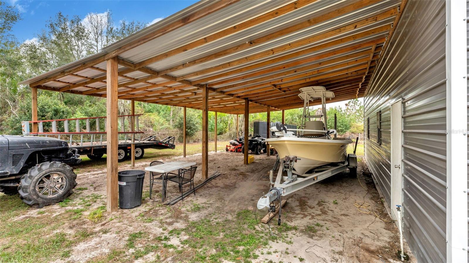 CRYSTAL HILLS - Residential