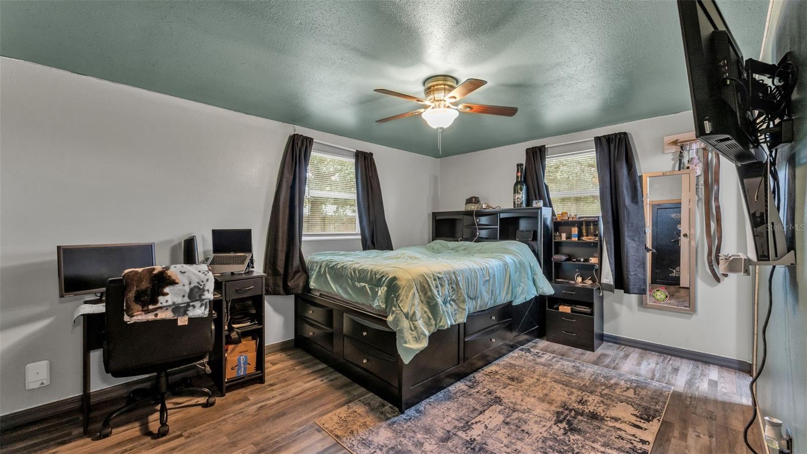 CRYSTAL HILLS - Residential