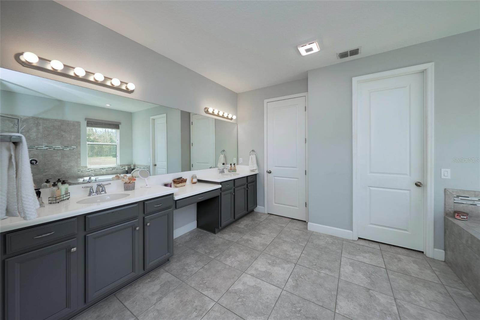 BELLALAGO PH B-2 - Residential