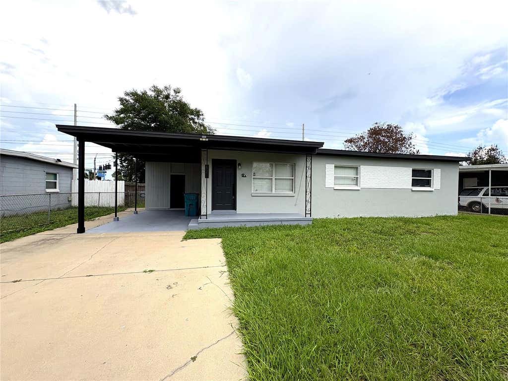 Photo of 821 S Solandra Drive, Orlando, FL 32807 (MLS # O6419485)