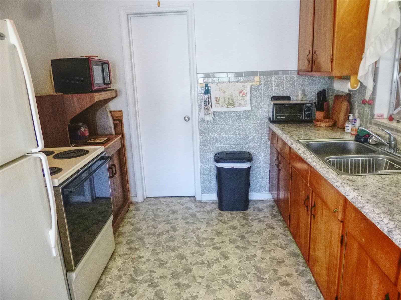 SUN RAY HOMES 1 - Residential