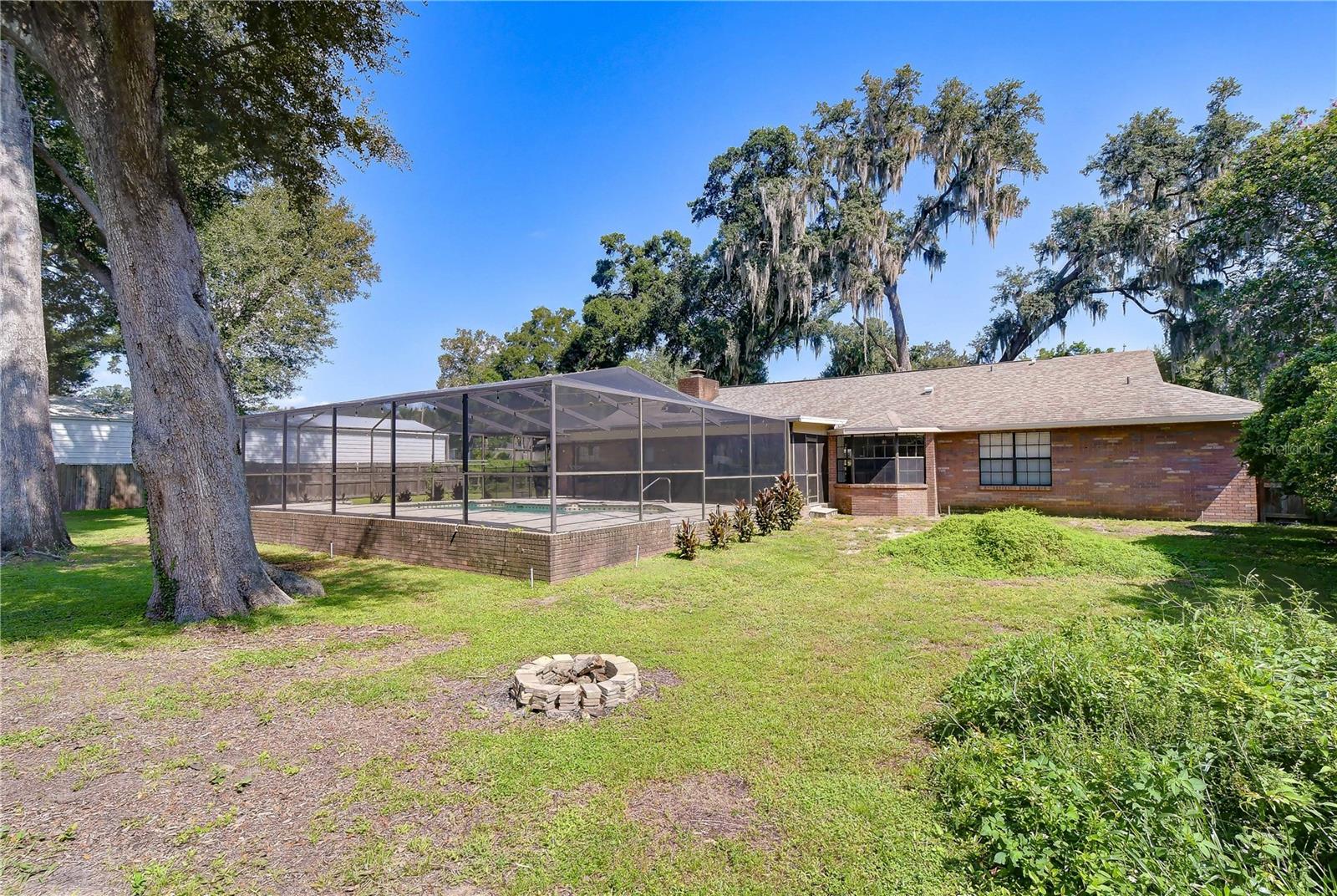 1101 OAKRIDGE MANOR DRIVE