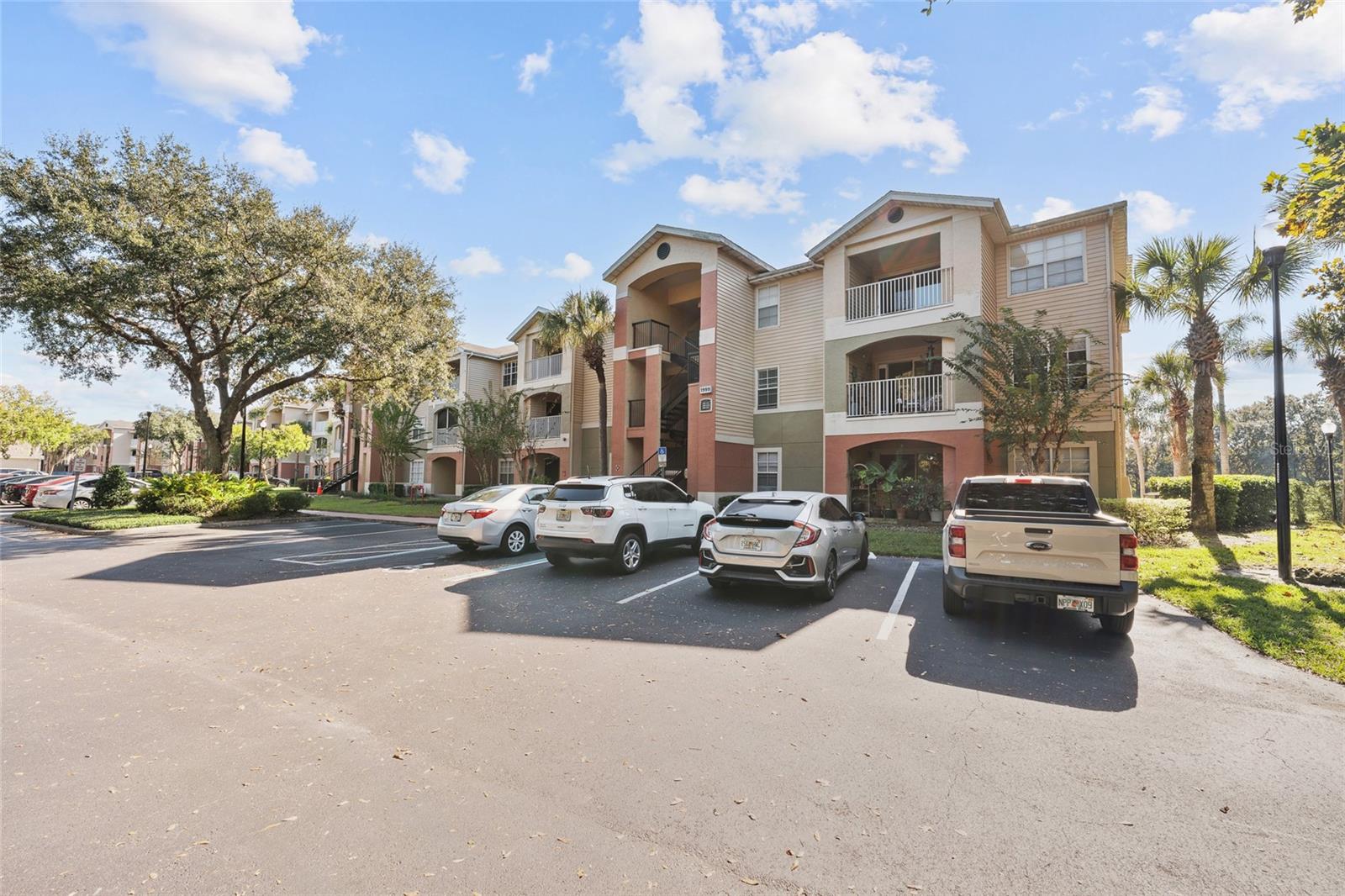 VILLAS AT LAKESIDE - Residential