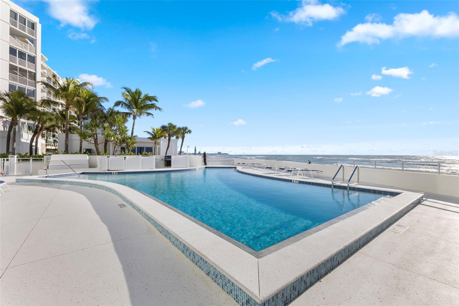 KEY TOWER SOUTH - Residential