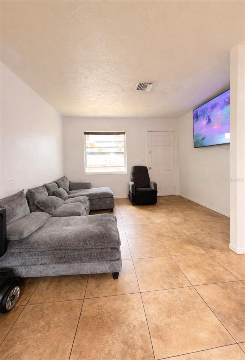 454 | TAMPA OVERLOOK - Residential Income