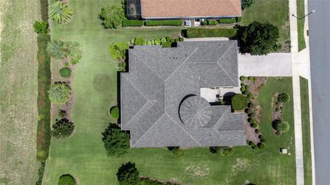 A home in LADY LAKE