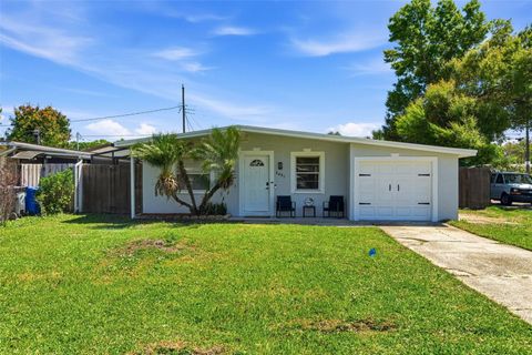 Photo of 6401 N Hale Avenue, Tampa, FL 33614 (MLS # TB8489804)